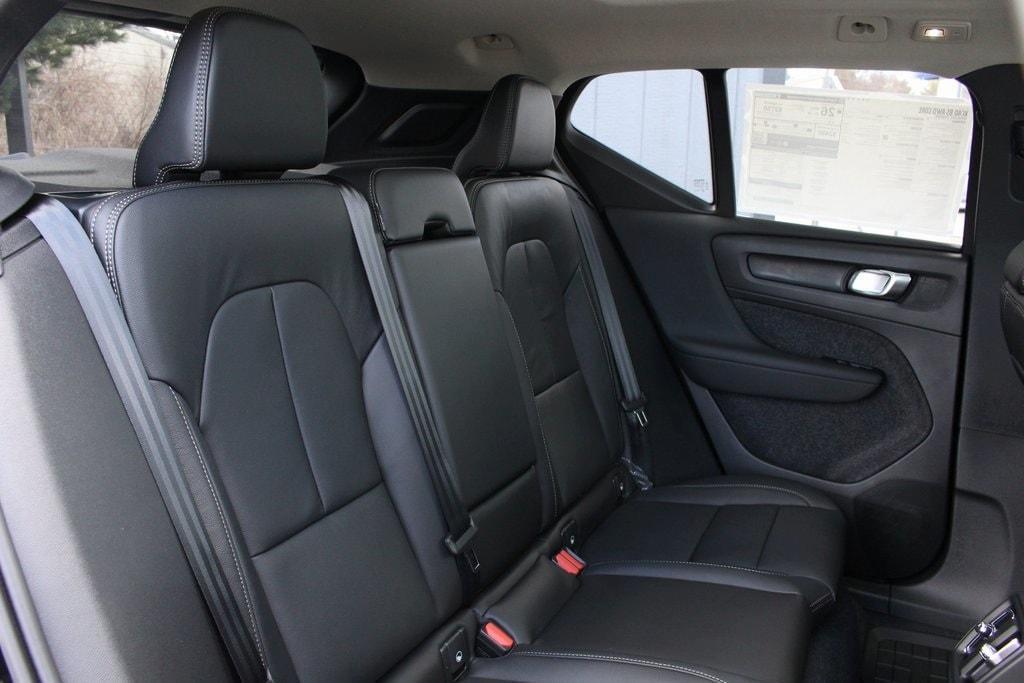 new 2025 Volvo XC40 car, priced at $46,035