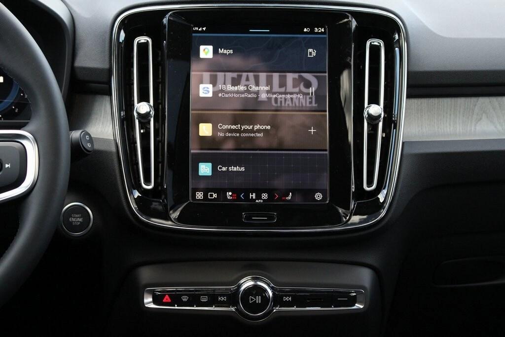 new 2025 Volvo XC40 car, priced at $46,035