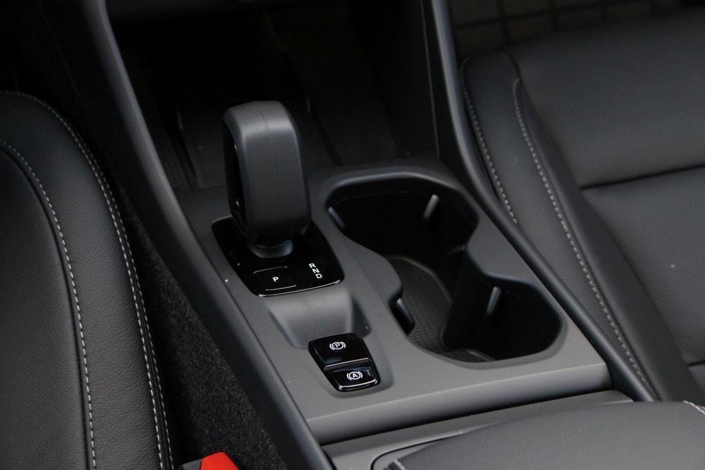 new 2025 Volvo XC40 car, priced at $46,035