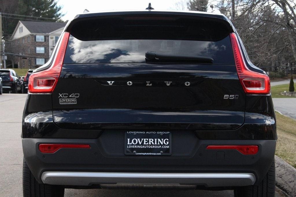 new 2025 Volvo XC40 car