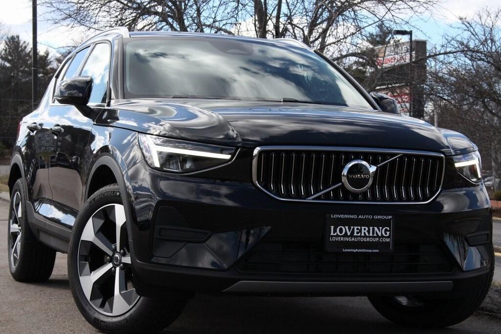 new 2025 Volvo XC40 car