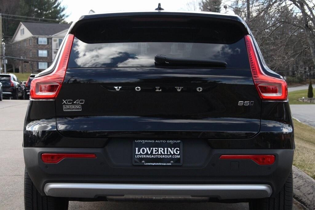 new 2025 Volvo XC40 car