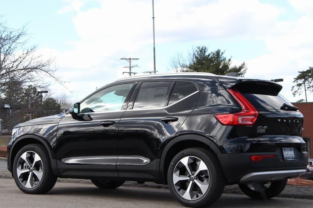 new 2025 Volvo XC40 car