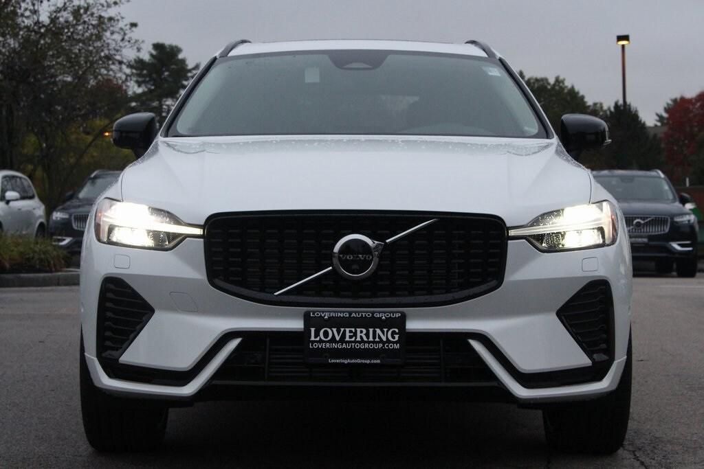 new 2025 Volvo XC60 Plug-In Hybrid car