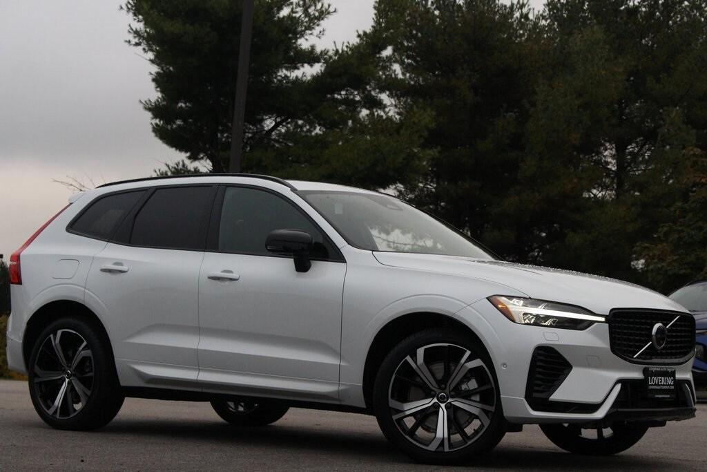 new 2025 Volvo XC60 Plug-In Hybrid car