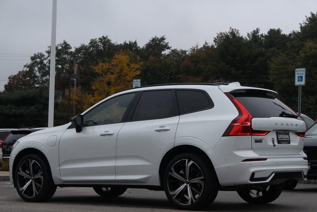 new 2025 Volvo XC60 Plug-In Hybrid car