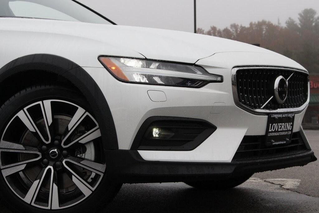 new 2025 Volvo V60 Cross Country car, priced at $58,525