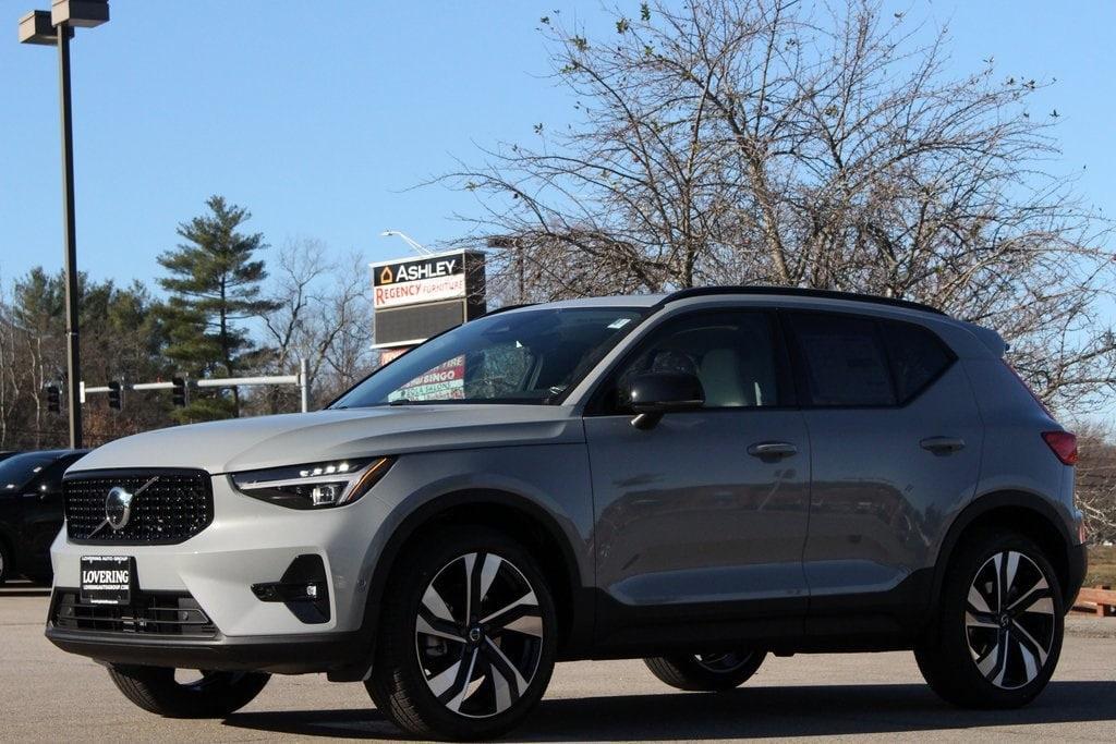 new 2025 Volvo XC40 car