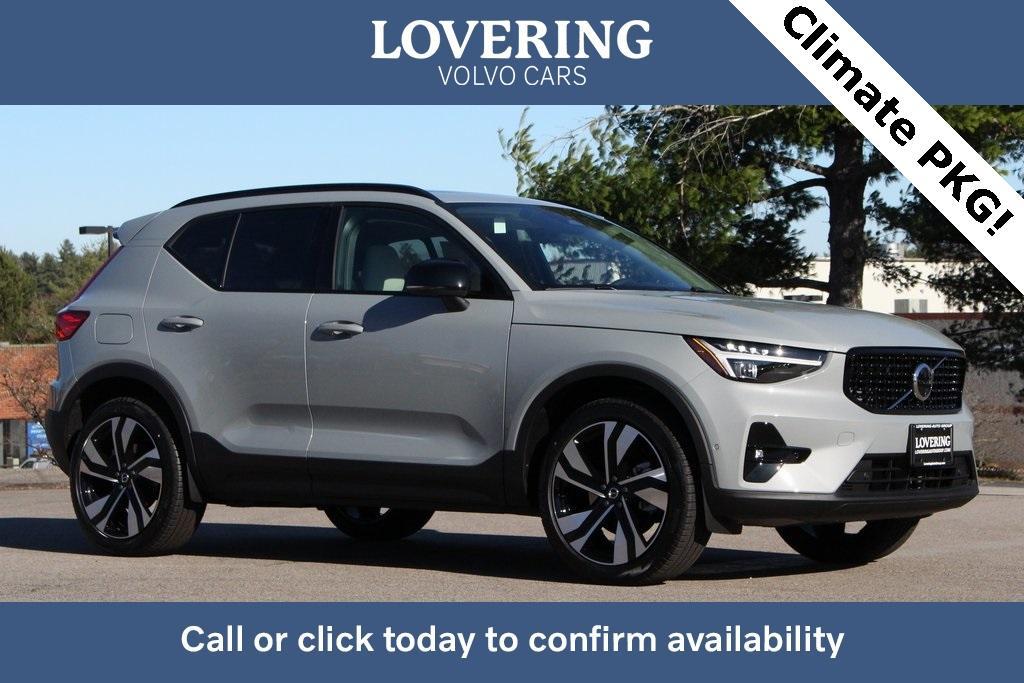 new 2025 Volvo XC40 car