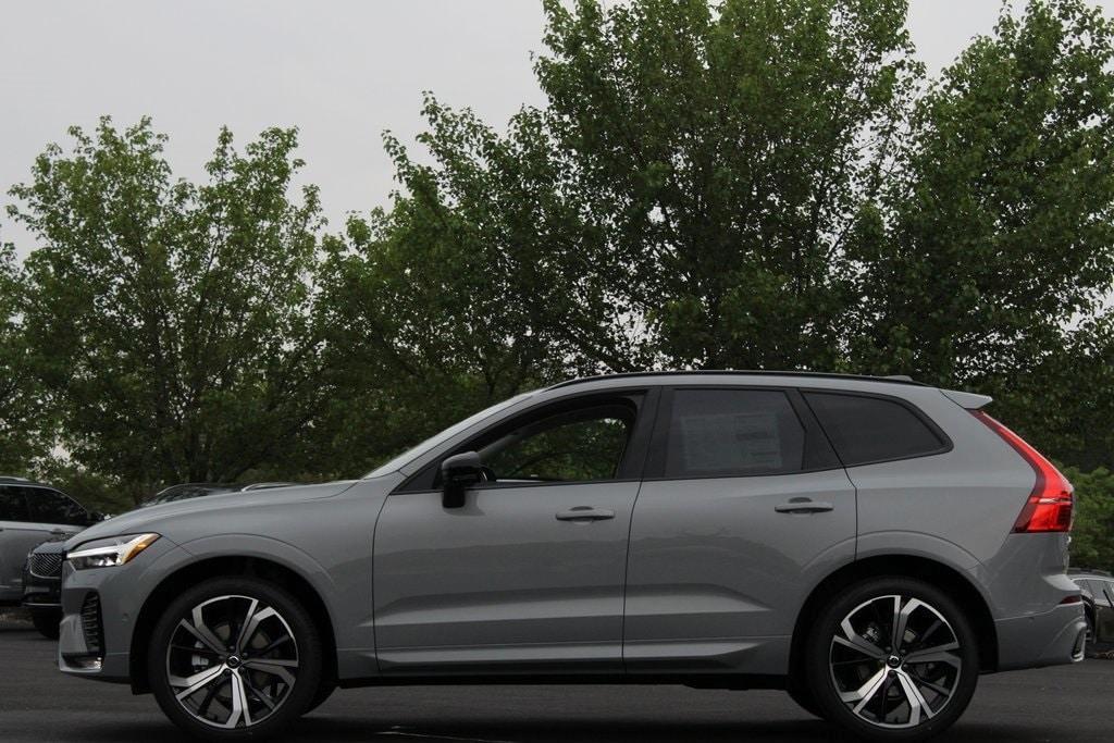 new 2025 Volvo XC60 car, priced at $60,660