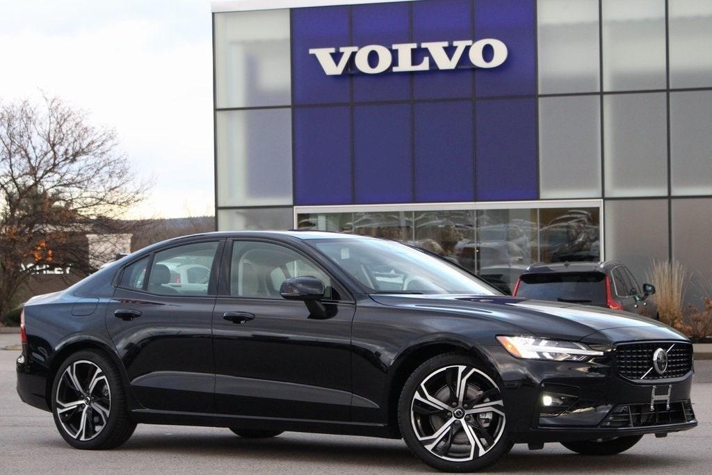 new 2025 Volvo S60 car