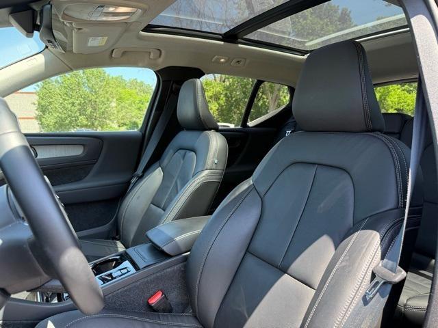 used 2023 Volvo XC40 car, priced at $36,625