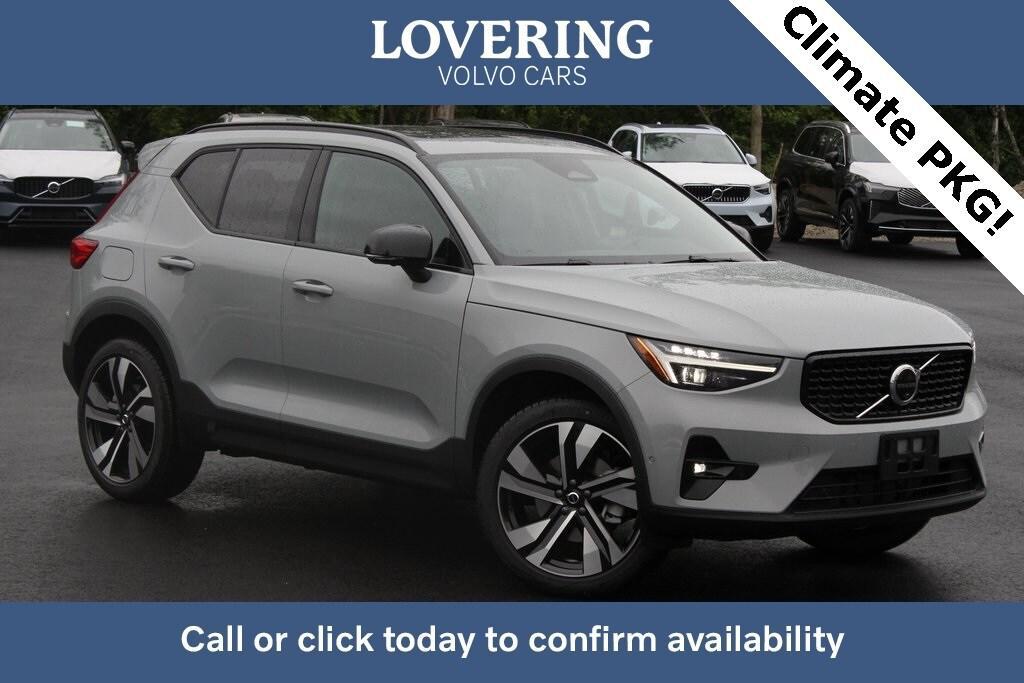 new 2025 Volvo XC40 car, priced at $52,235