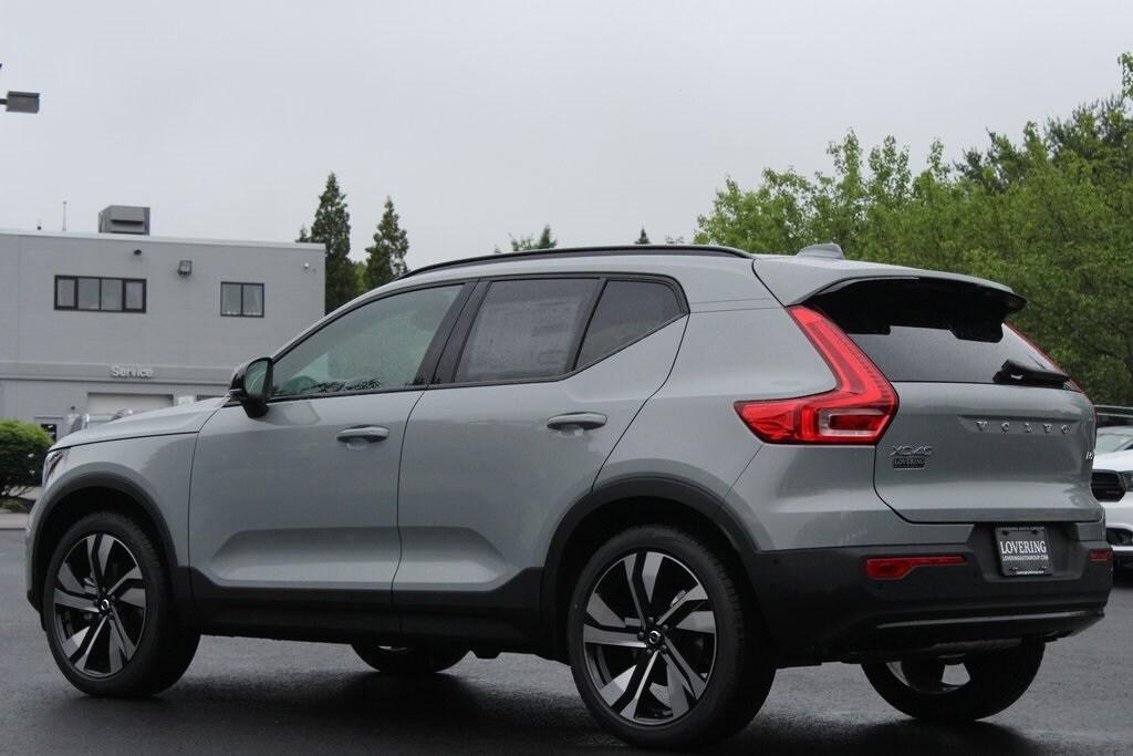 new 2025 Volvo XC40 car, priced at $52,235