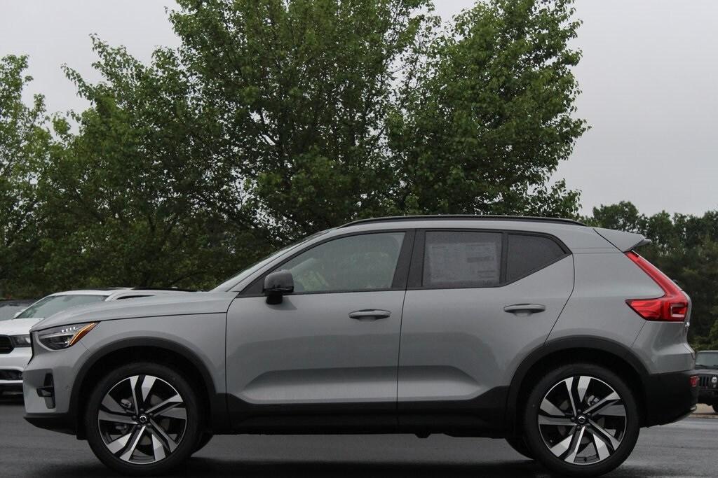 new 2025 Volvo XC40 car, priced at $52,235