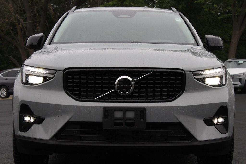 new 2025 Volvo XC40 car, priced at $52,235
