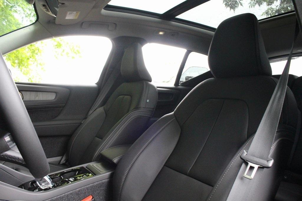 new 2025 Volvo XC40 car, priced at $52,235