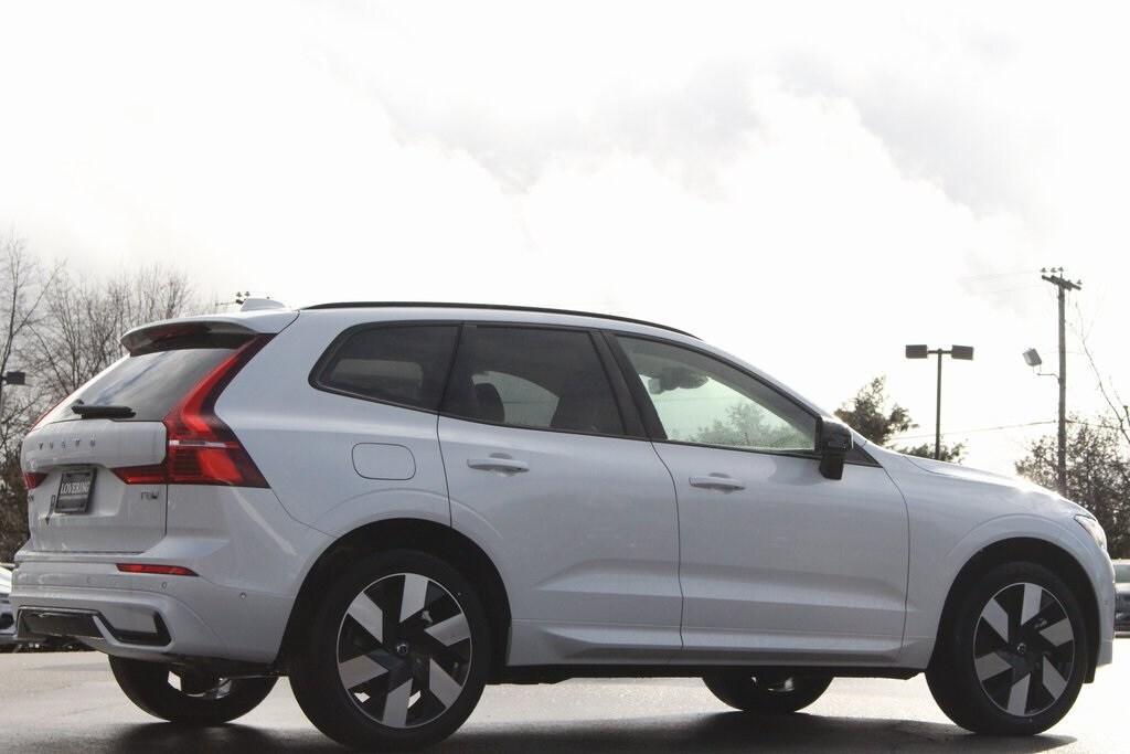 new 2025 Volvo XC60 Plug-In Hybrid car