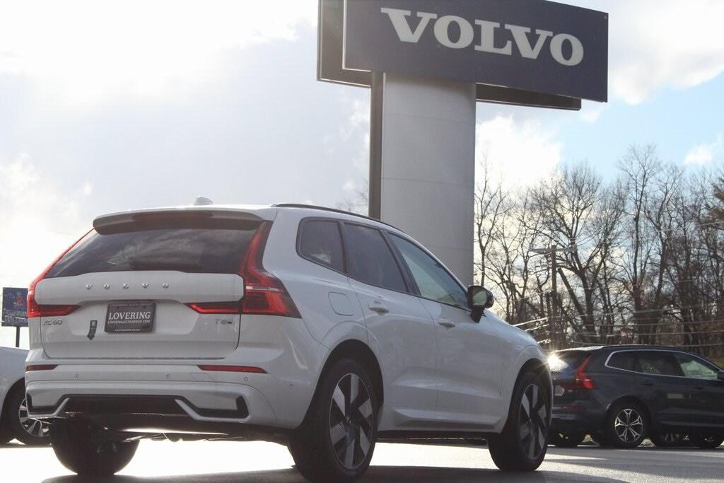 new 2025 Volvo XC60 Plug-In Hybrid car