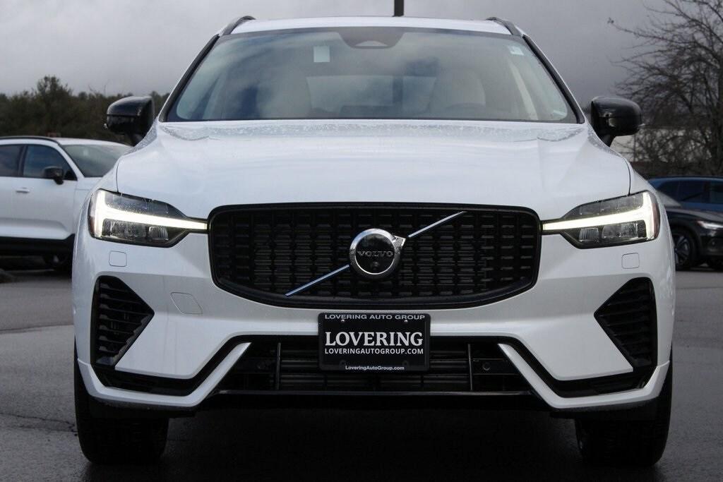 new 2025 Volvo XC60 Plug-In Hybrid car