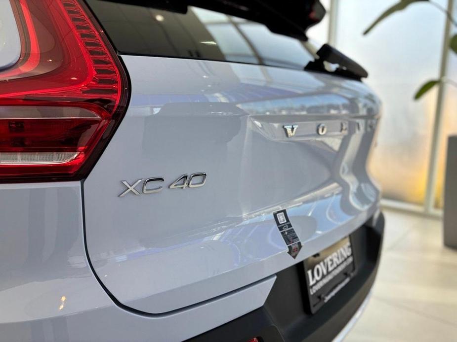 new 2024 Volvo XC40 car, priced at $48,980