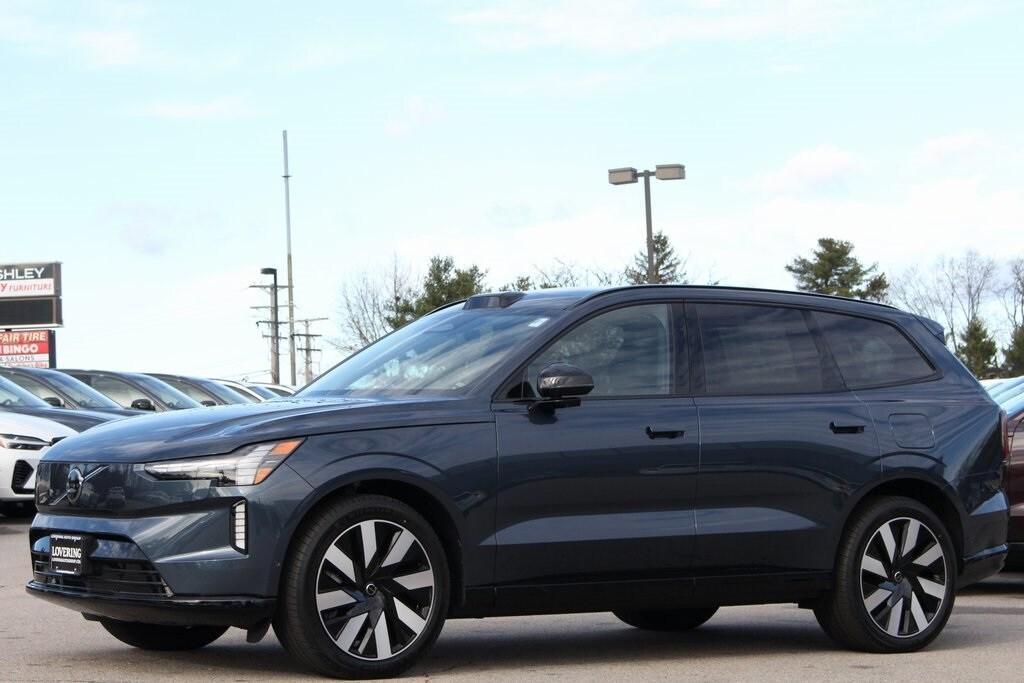 new 2025 Volvo EX90 car, priced at $93,840