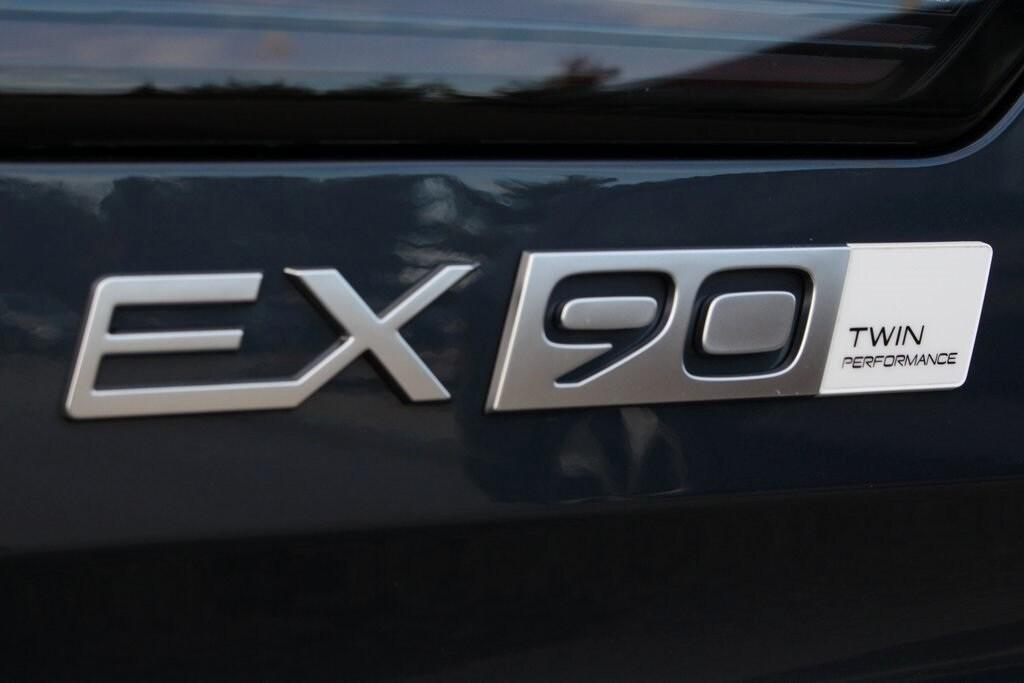 new 2025 Volvo EX90 car, priced at $93,840
