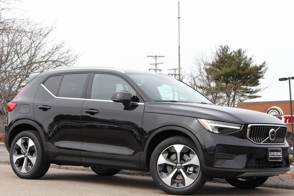 new 2025 Volvo XC40 car