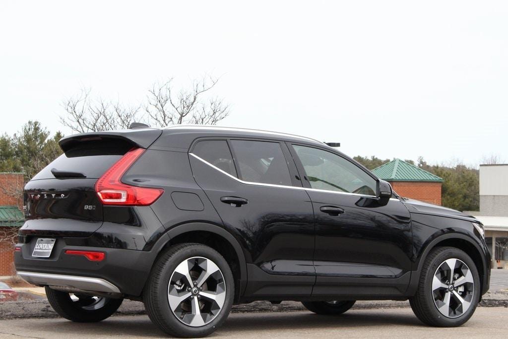 new 2025 Volvo XC40 car