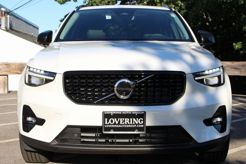 new 2025 Volvo XC40 car, priced at $47,315