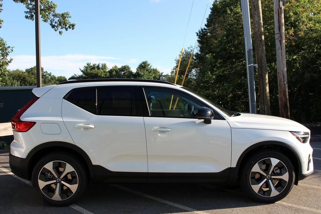 new 2025 Volvo XC40 car, priced at $47,315