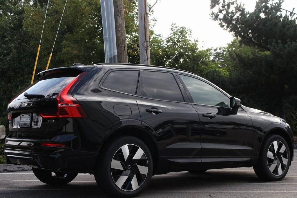 new 2025 Volvo XC60 Plug-In Hybrid car