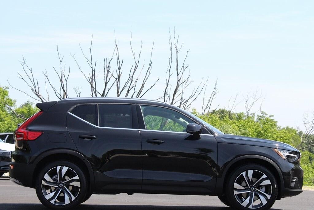 new 2025 Volvo XC40 car, priced at $49,810