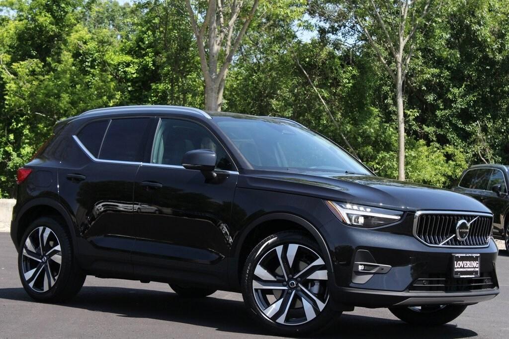 new 2025 Volvo XC40 car, priced at $49,810