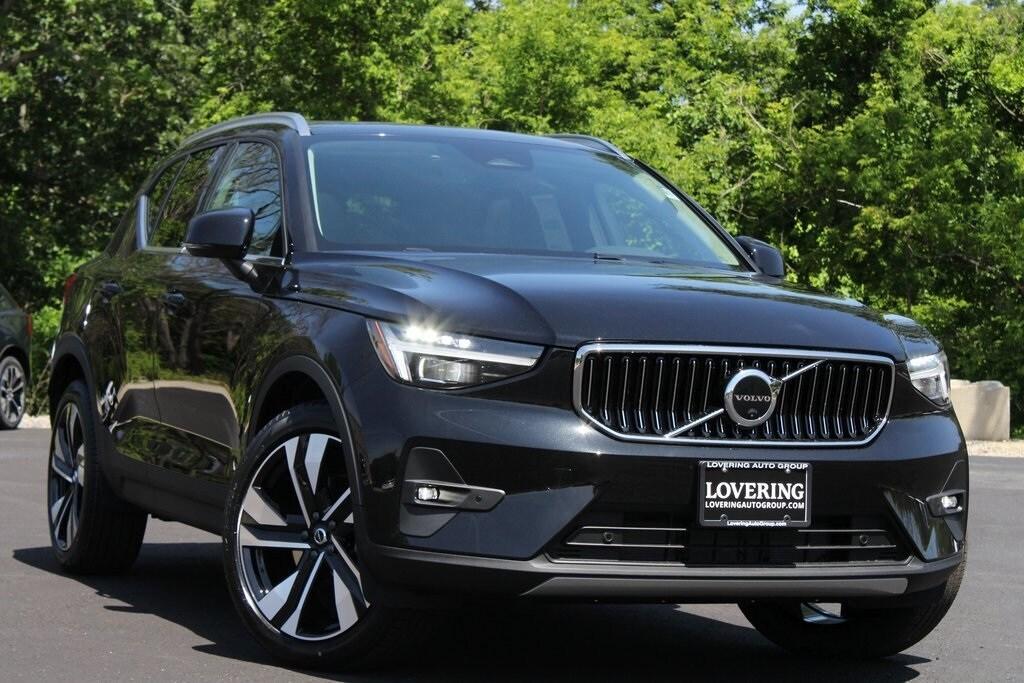 new 2025 Volvo XC40 car, priced at $49,810