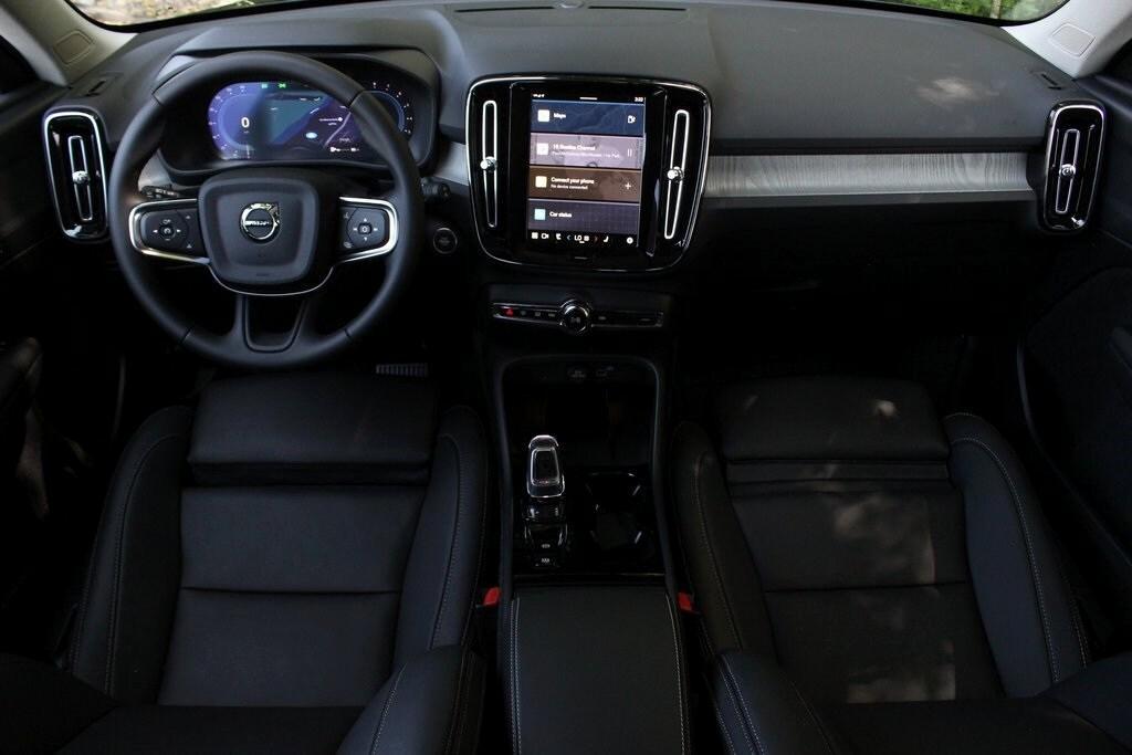 new 2025 Volvo XC40 car, priced at $49,810