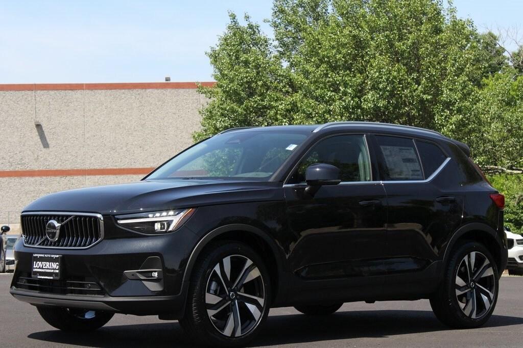 new 2025 Volvo XC40 car, priced at $49,810