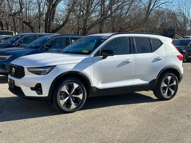 used 2024 Volvo XC40 car, priced at $35,291