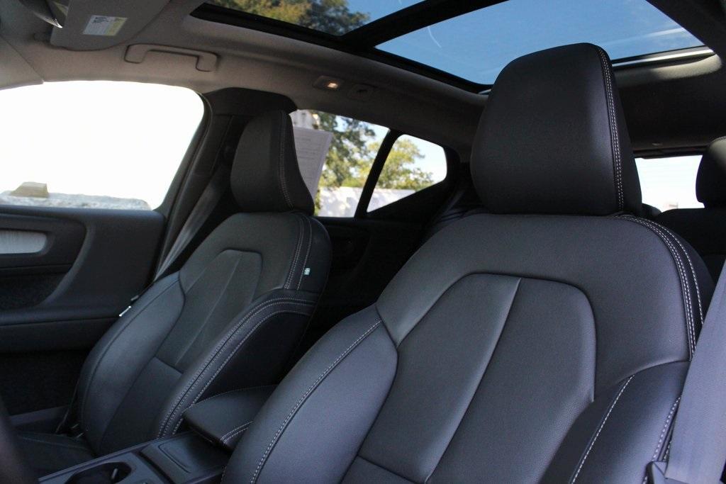 used 2025 Volvo XC40 car, priced at $33,233