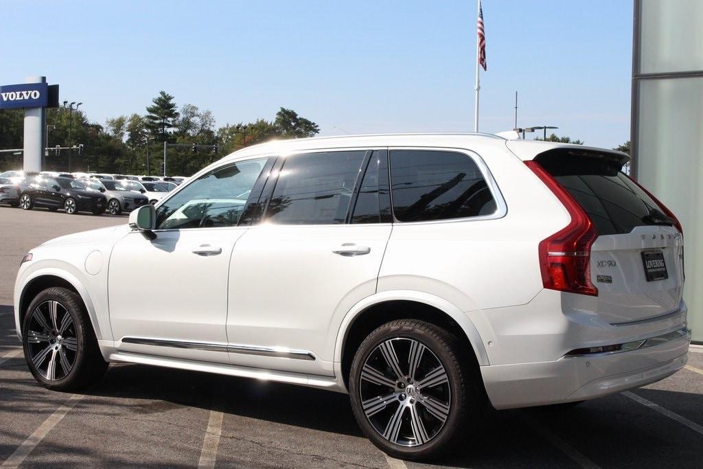 new 2025 Volvo XC90 Plug-In Hybrid car