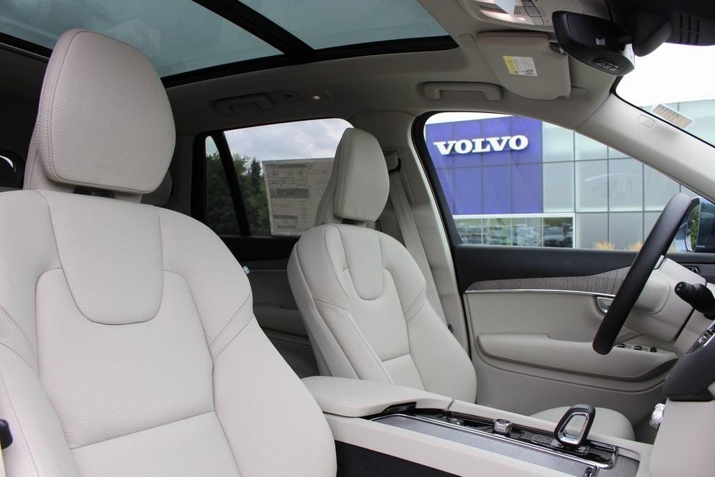 new 2025 Volvo XC90 car, priced at $77,955