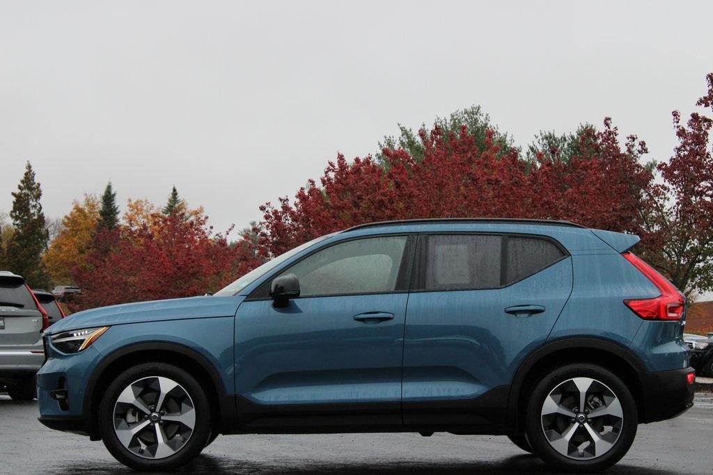 used 2025 Volvo XC40 car, priced at $35,484