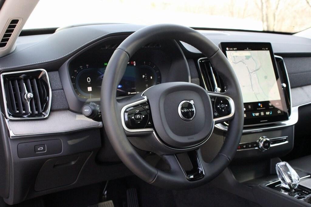new 2025 Volvo XC90 car