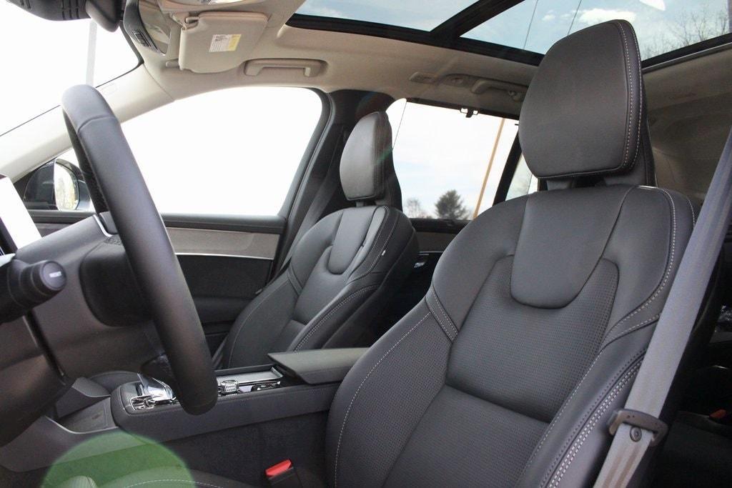 new 2025 Volvo XC90 car
