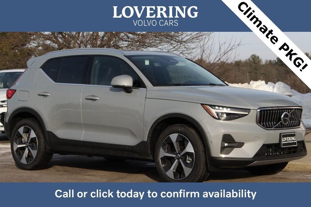 new 2025 Volvo XC40 car