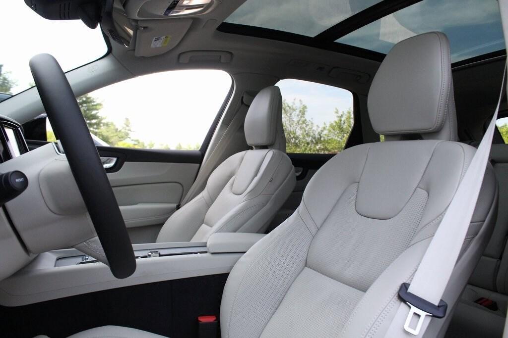 new 2025 Volvo XC60 car, priced at $60,660