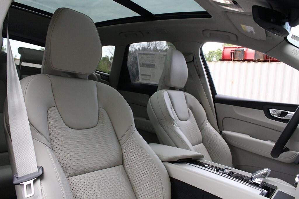 new 2026 Volvo XC60 Plug-In Hybrid car, priced at $75,235