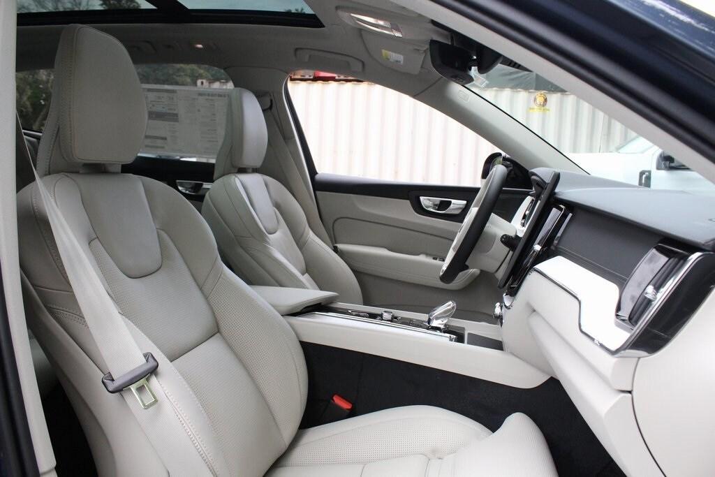 new 2026 Volvo XC60 Plug-In Hybrid car, priced at $75,235