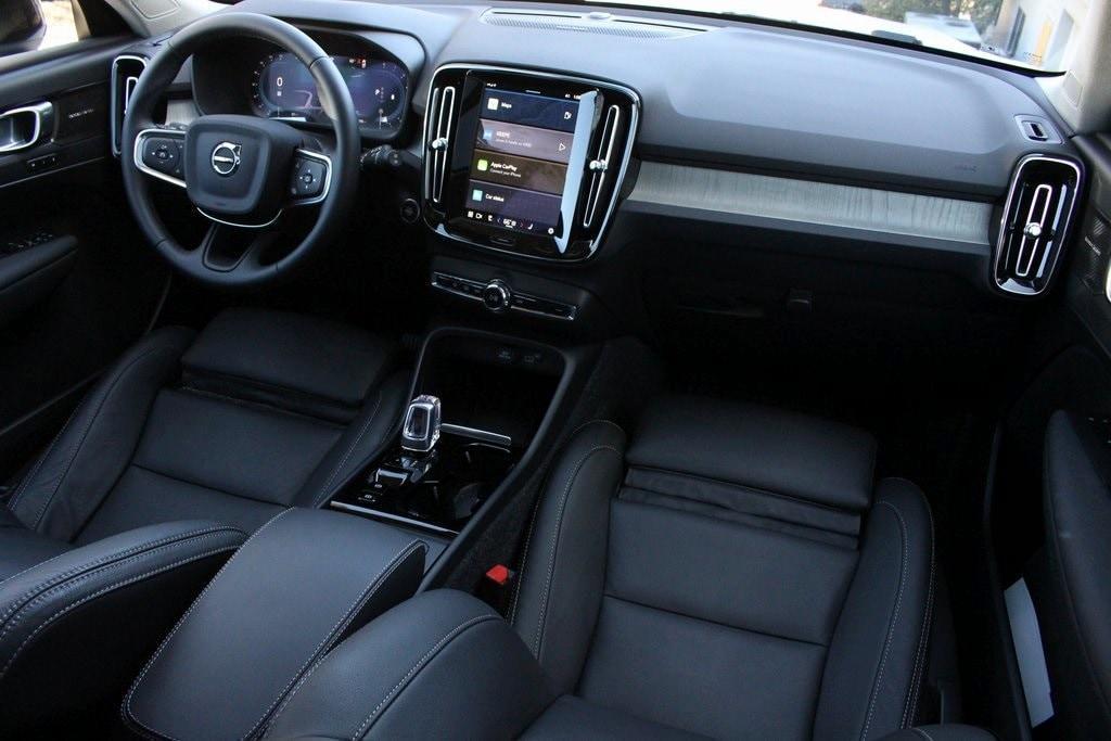 new 2025 Volvo XC40 car, priced at $46,040