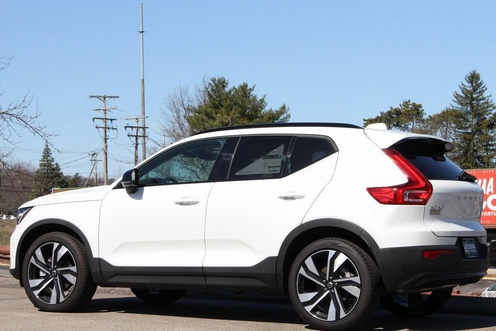 new 2025 Volvo XC40 car, priced at $49,540